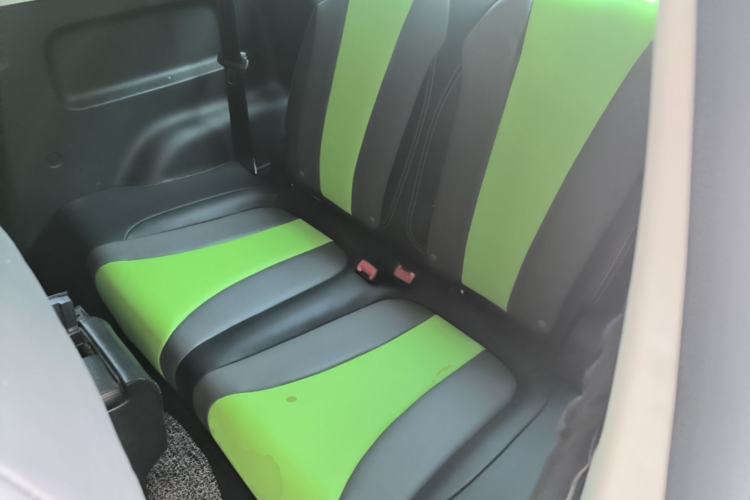 Used Roewe Clever 2021 302 km New Four-Seater Super-Efficient Version Left Rear Seat