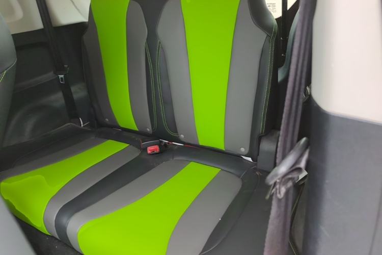 Used Roewe Clever 2021 302 km New Four-Seater Super-Efficient Version Left Rear Seat