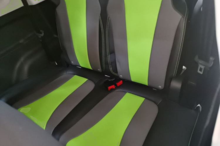 Used Roewe Clever 2021 302 km New Four-Seater Super-Efficient Version Left Rear Seat