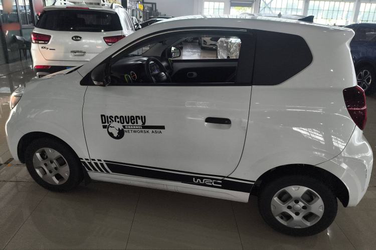 Used Roewe Clever 2021 302 km New Four-Seater Super-Efficient Version Left Side