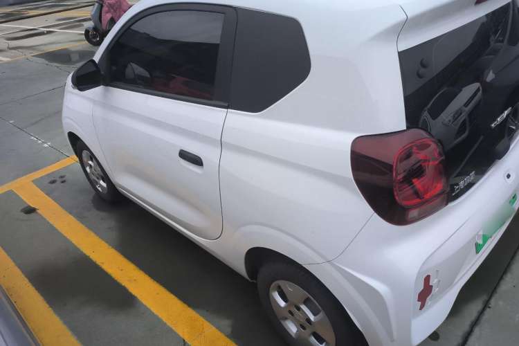 Used Roewe Clever 2021 302 km New Four-Seater Super-Efficient Version Left Side