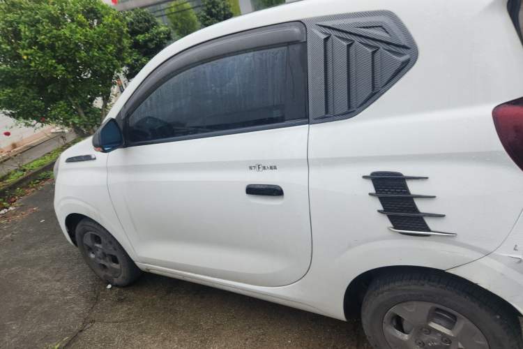 Used Roewe Clever 2021 302km All-Round Version Left Side