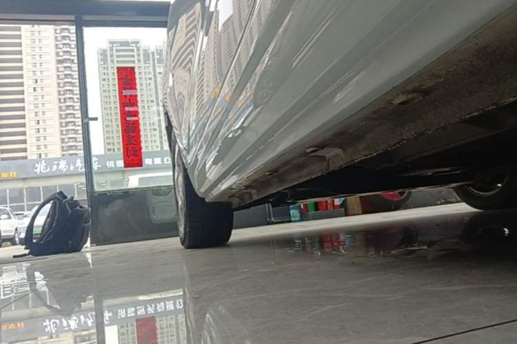 Used Roewe Clever 2021 302 km New Four-Seater Super-Efficient Version Left Side Sill