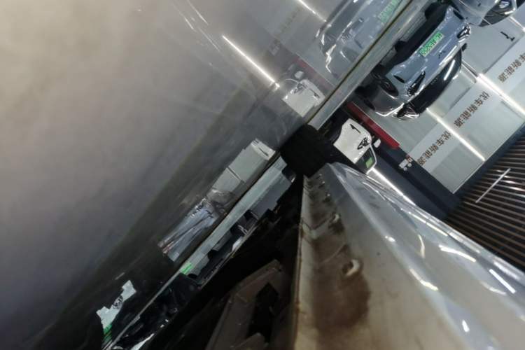 Used Roewe Clever 2021 302 km New Four-Seater Super-Efficient Version Left Side Sill