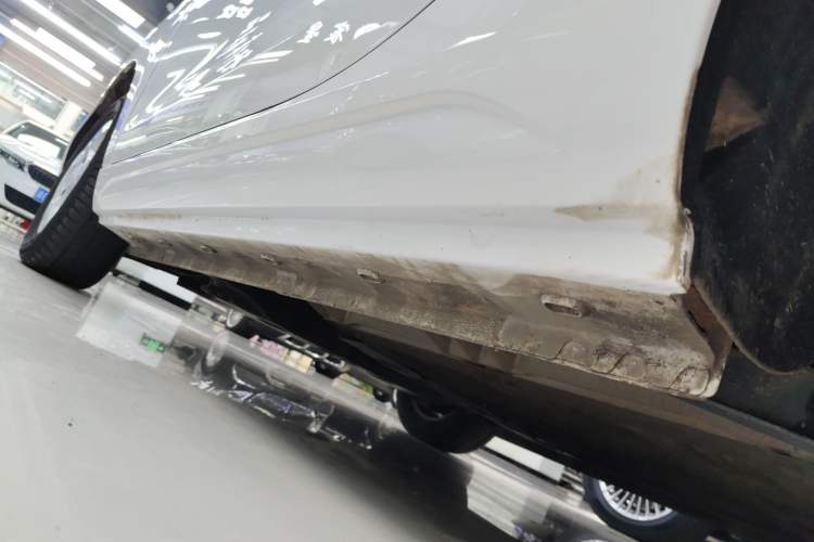 Used Roewe Clever 2021 302km All-Round Version Left Side Sill