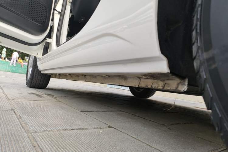 Used Roewe Clever 2021 302km All-Round Version Left Side Sill