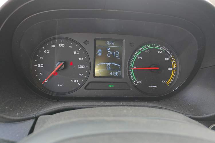 Used Roewe Clever 2021 302km All-Round Version Odometer Close Up