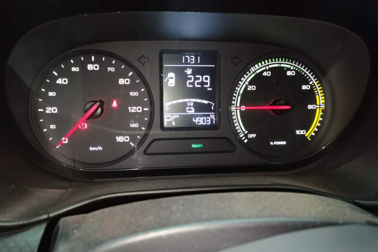 Used Roewe Clever 2021 302 km New Four-Seater Super-Efficient Version Odometer Close Up