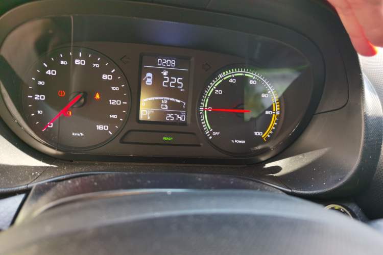 Used Roewe Clever 2021 302km Excellence Edition Odometer Close Up