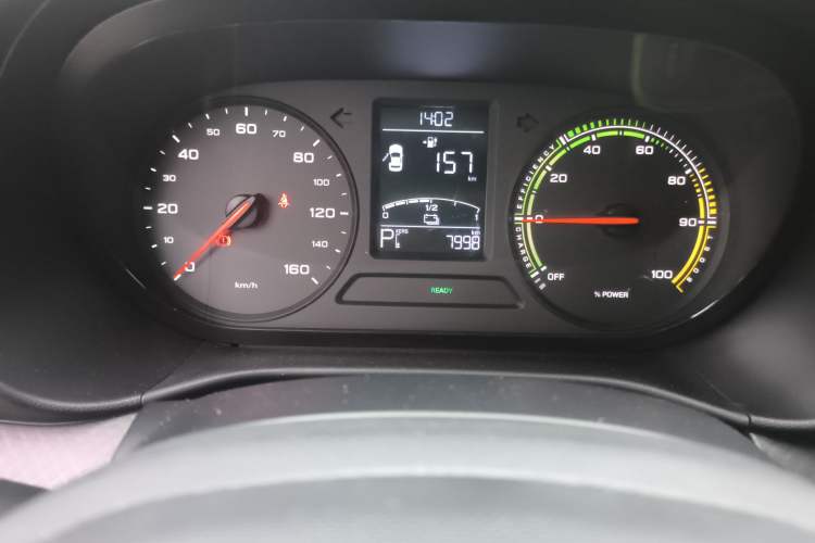 Used Roewe Clever 2021 302 km New Four-Seater Super-Efficient Version Odometer Close Up