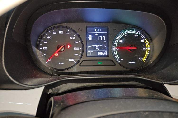 Used Roewe Clever 2021 302 km New Four-Seater Super-Efficient Version Odometer Close Up