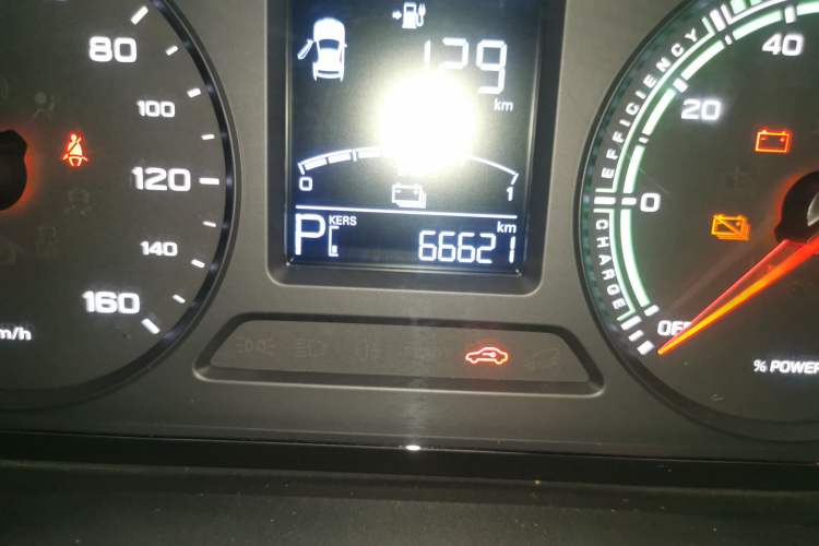 Used Roewe Clever 2021 302 km New Four-Seater Super-Efficient Version Odometer Close Up