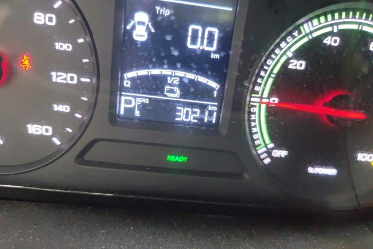 Used Roewe Clever 2021 302km Excellence Edition Odometer Close Up