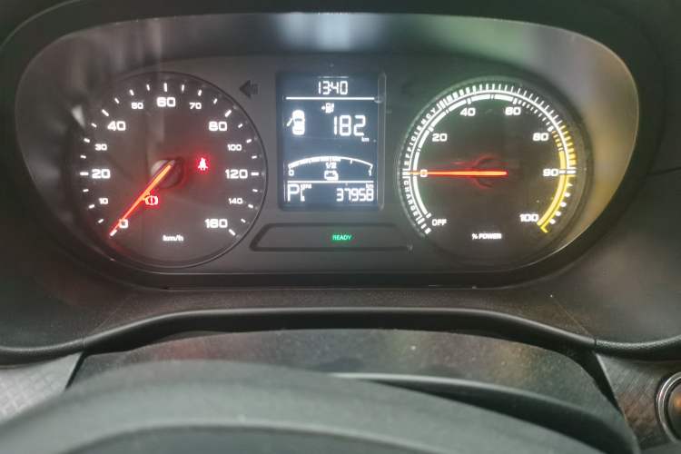 Used Roewe Clever 2021 302km All-Round Version Odometer Close Up