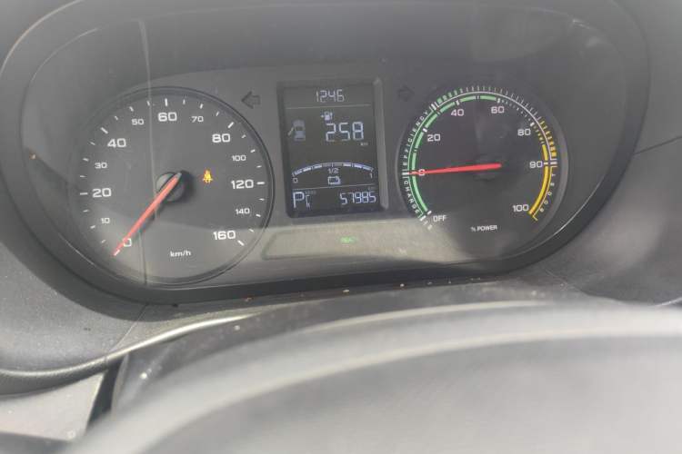 Used Roewe Clever 2021 302 km New Four-Seater Super-Efficient Version Odometer Close Up