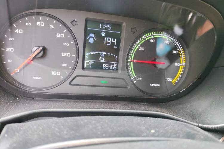 Used Roewe Clever 2021 302 km New Four-Seater Super-Efficient Version Odometer Close Up