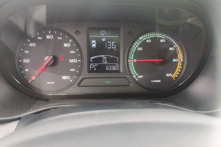 Used Roewe Clever 2021 302 km New Four-Seater Super-Efficient Version Odometer Close Up