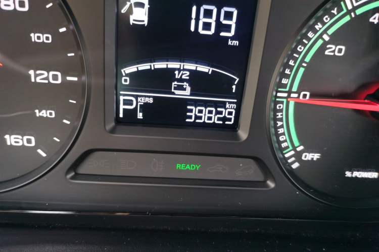 Used Roewe Clever 2021 302 km New Four-Seater Super-Efficient Version Odometer Close Up