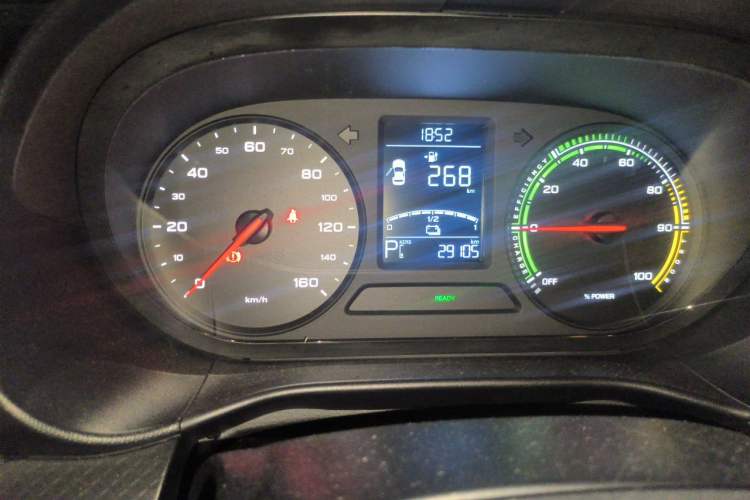 Used Roewe Clever 2021 302km Excellence Edition Odometer Close Up