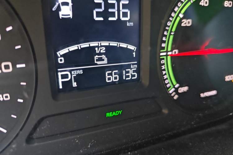 Used Roewe Clever 2021 302km Excellence Edition Odometer Close Up