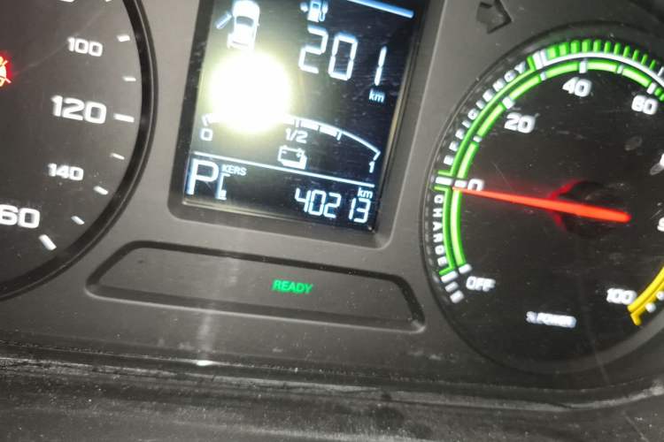 Used Roewe Clever 2021 302km Excellence Edition Odometer Close Up