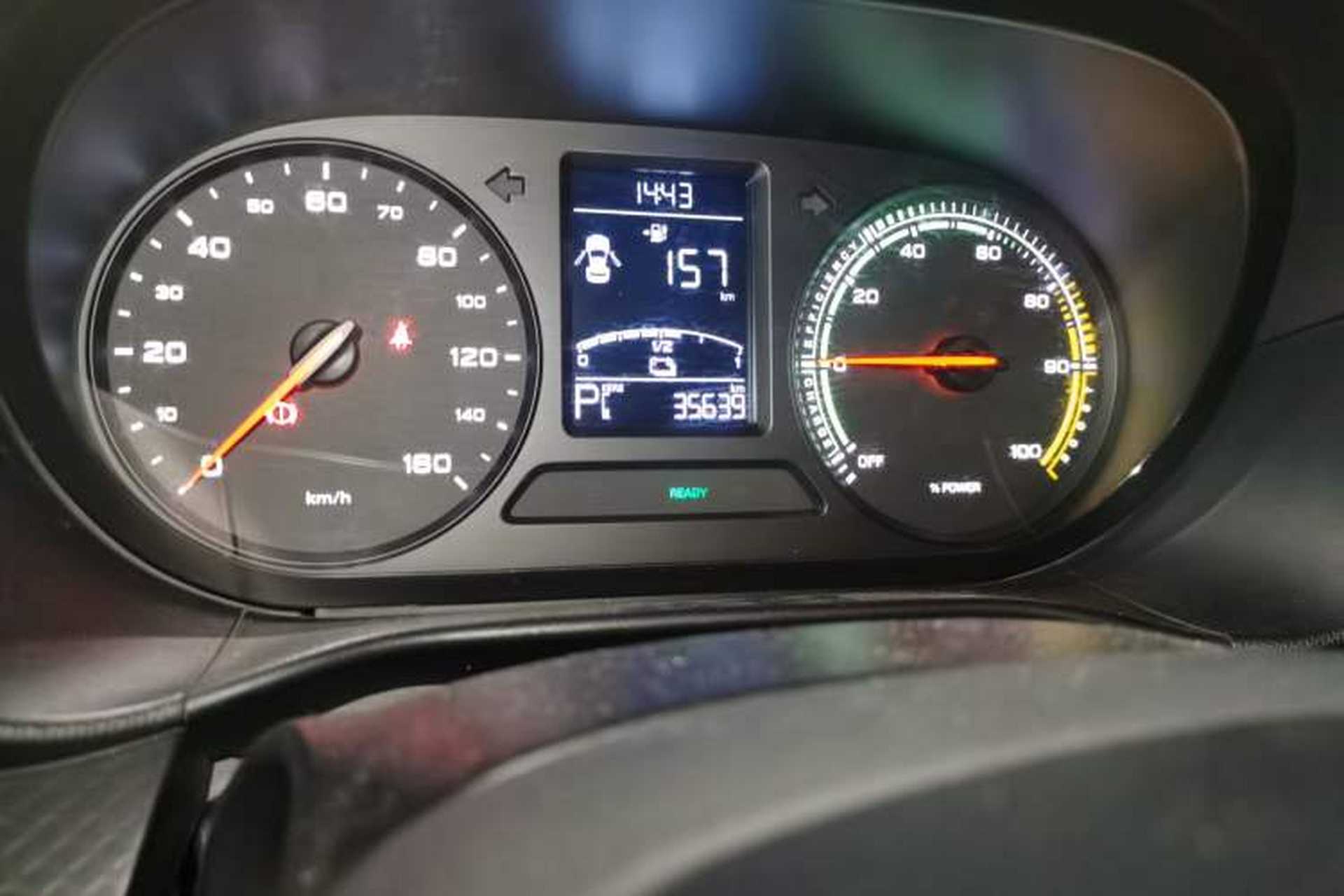 Used Roewe Clever 2021 302km All-Round Version Odometer Close Up