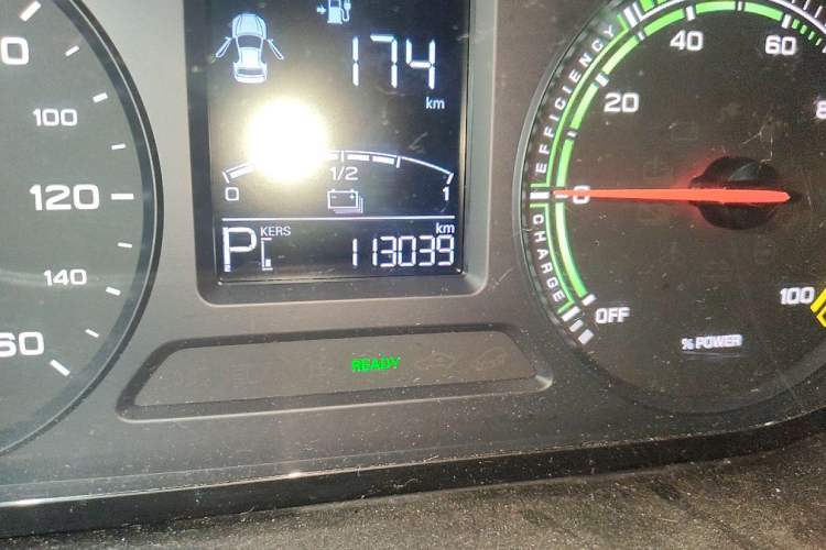 Used Roewe Clever 2021 302km All-Round Version Odometer Close Up