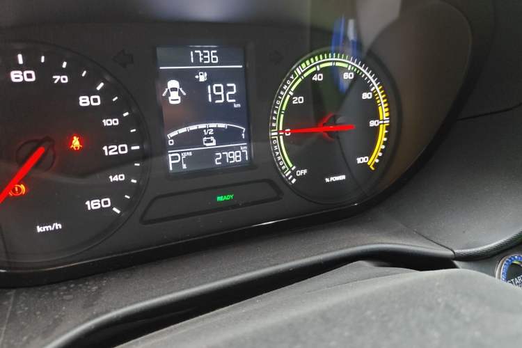 Used Roewe Clever 2021 302km Excellence Edition Odometer Close Up