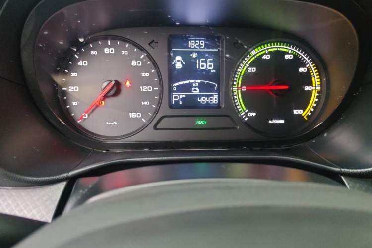 Used Roewe Clever 2021 302 km New Four-Seater Super-Efficient Version Odometer Close Up