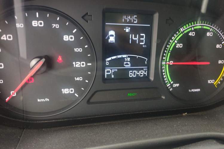Used Roewe Clever 2021 302km All-Round Version Odometer Close Up