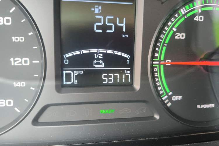 Used Roewe Clever 2021 302km All-Round Version Odometer Close Up