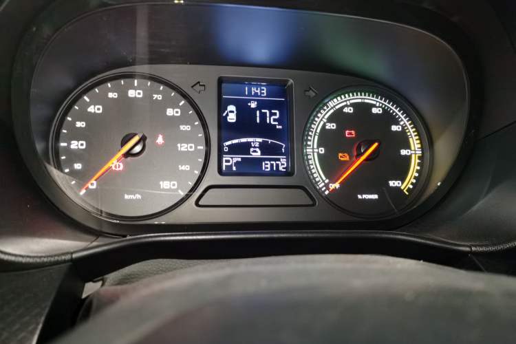 Used Roewe Clever 2021 302 km New Four-Seater Super-Efficient Version Odometer Close Up