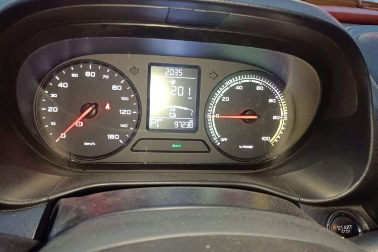 Used Roewe Clever 2021 302 km New Four-Seater Super-Efficient Version Odometer Close Up