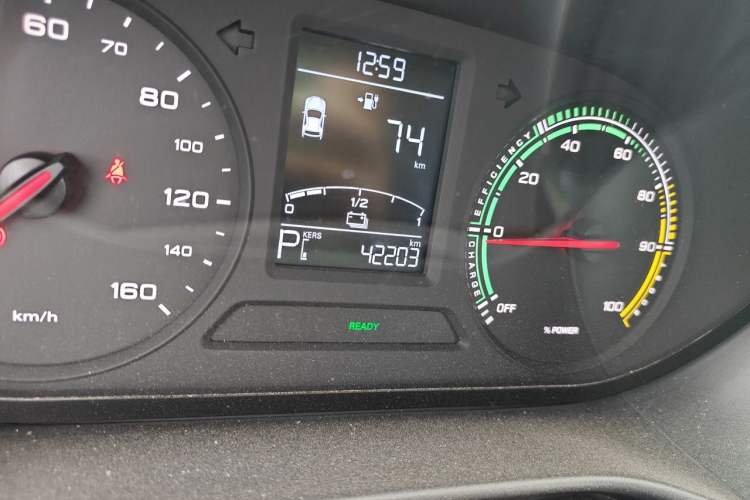 Used Roewe Clever 2021 302 km New Four-Seater Super-Efficient Version Odometer Close Up