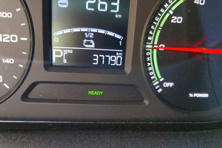 Used Roewe Clever 2021 302km Excellence Edition Odometer Close Up