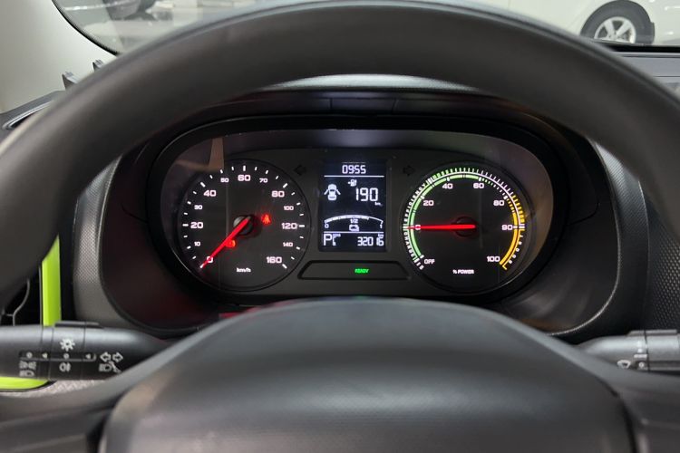 Used Roewe Clever 2021 302 km New Four-Seater Super-Efficient Version Odometer Close Up