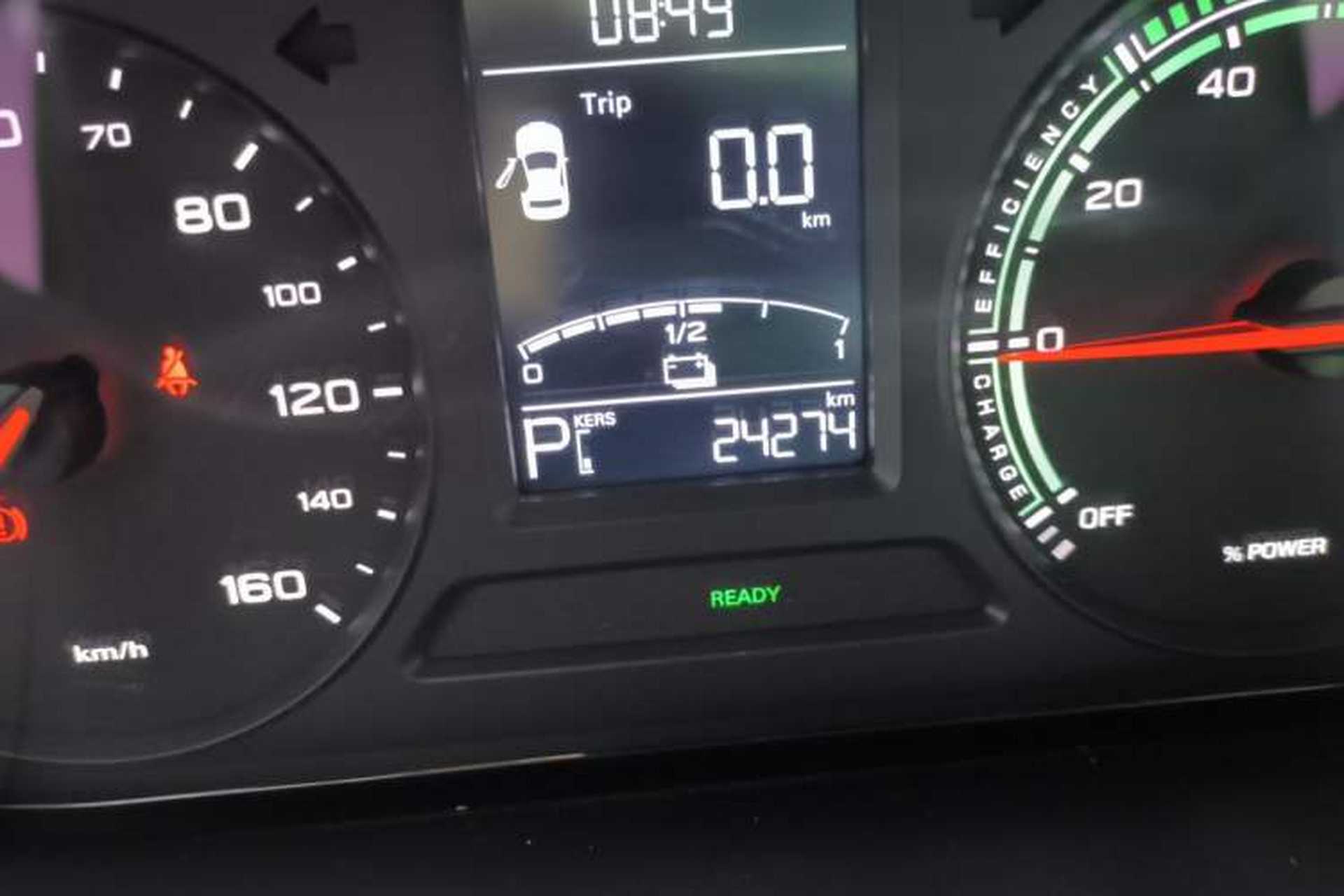 Used Roewe Clever 2021 302km All-Round Version Odometer Close Up