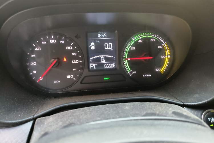 Used Roewe Clever 2021 302km All-Round Version Odometer Close Up