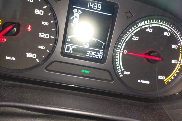 Used Roewe Clever 2021 302km All-Round Version Odometer Close Up