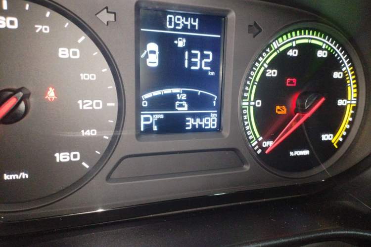Used Roewe Clever 2021 302 km New Four-Seater Super-Efficient Version Odometer Close Up