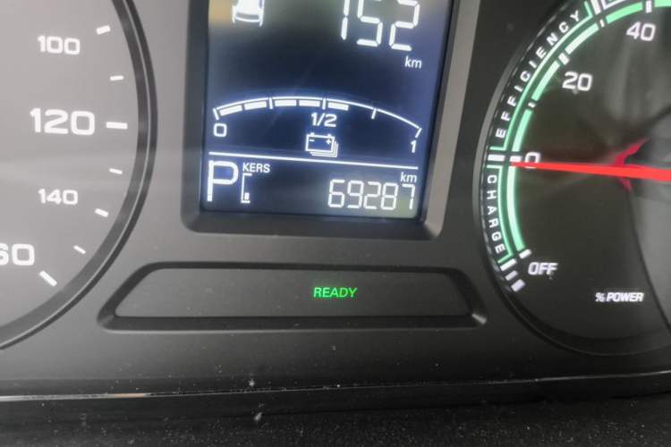 Used Roewe Clever 2021 302 km New Four-Seater Super-Efficient Version Odometer Close Up