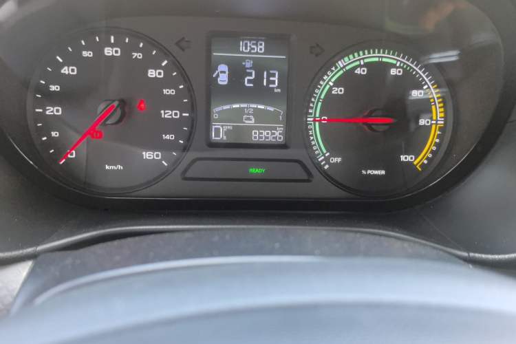 Used Roewe Clever 2021 302 km New Four-Seater Super-Efficient Version Odometer Close Up
