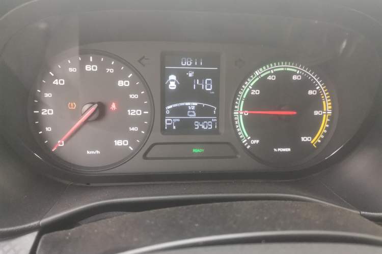Used Roewe Clever 2021 302km Excellence Edition Odometer Close Up