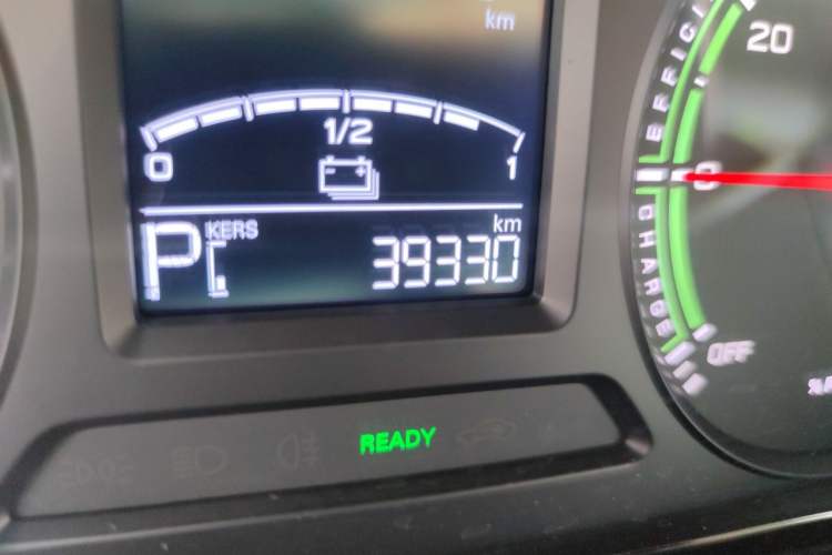 Used Roewe Clever 2021 302 km New Four-Seater Super-Efficient Version Odometer Close Up