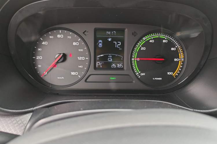 Used Roewe Clever 2021 302 km New Four-Seater Super-Efficient Version Odometer Close Up