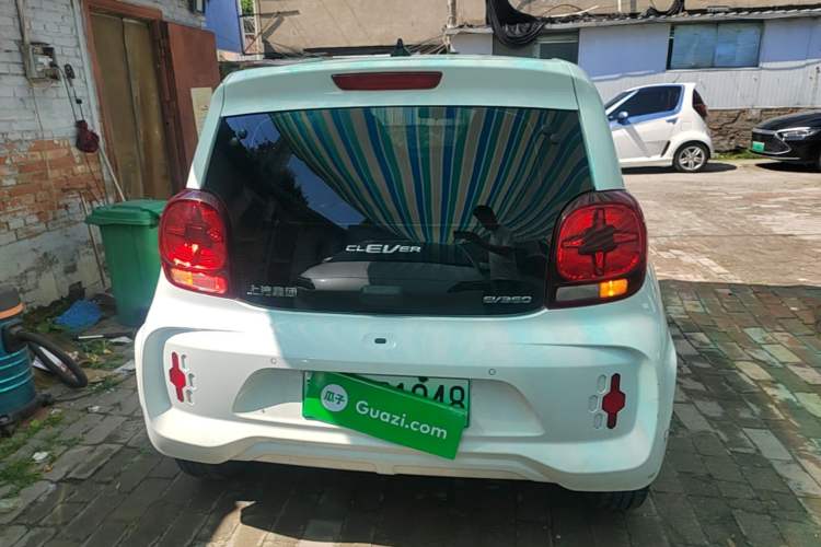Used Roewe Clever 2021 302 km New Four-Seater Super-Efficient Version Rear