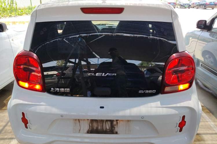 Used Roewe Clever 2021 302 km New Four-Seater Super-Efficient Version Rear