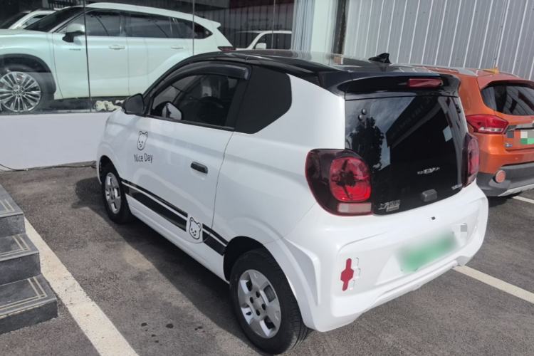 Used Roewe Clever 2021 302km All-Round Version Rear Left 45 Deg