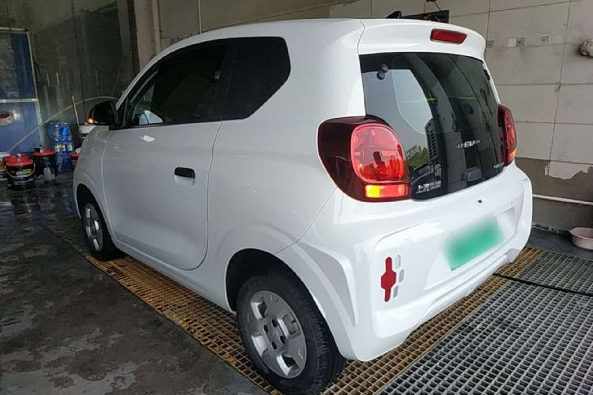 Used Roewe Clever 2021 302 km New Four-Seater Super-Efficient Version Rear Left 45 Deg