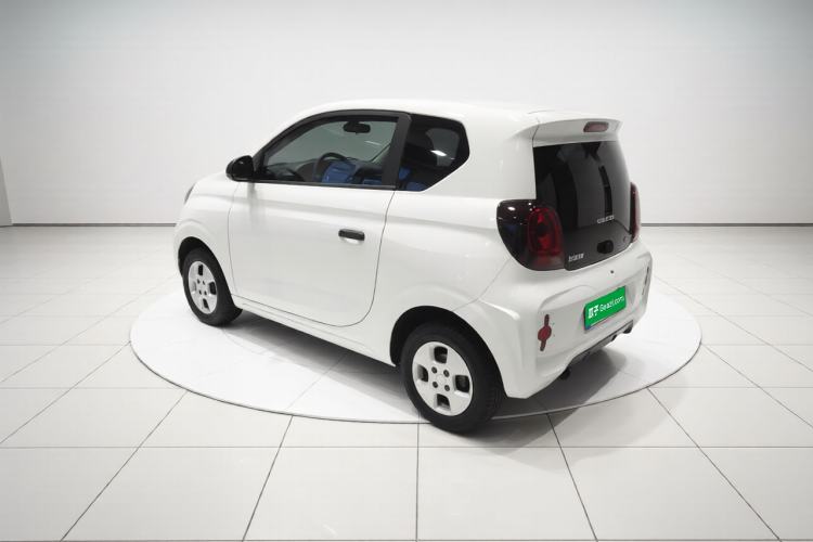 Used Roewe Clever 2021 302 km New Four-Seater Super-Efficient Version Rear Left 45 Deg